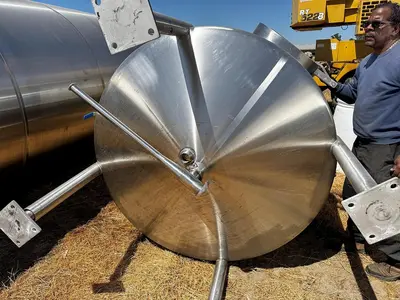 Tank, 1,500 Gallon, Stainless Steel, Vertical, Cherry-Burrell #5991405