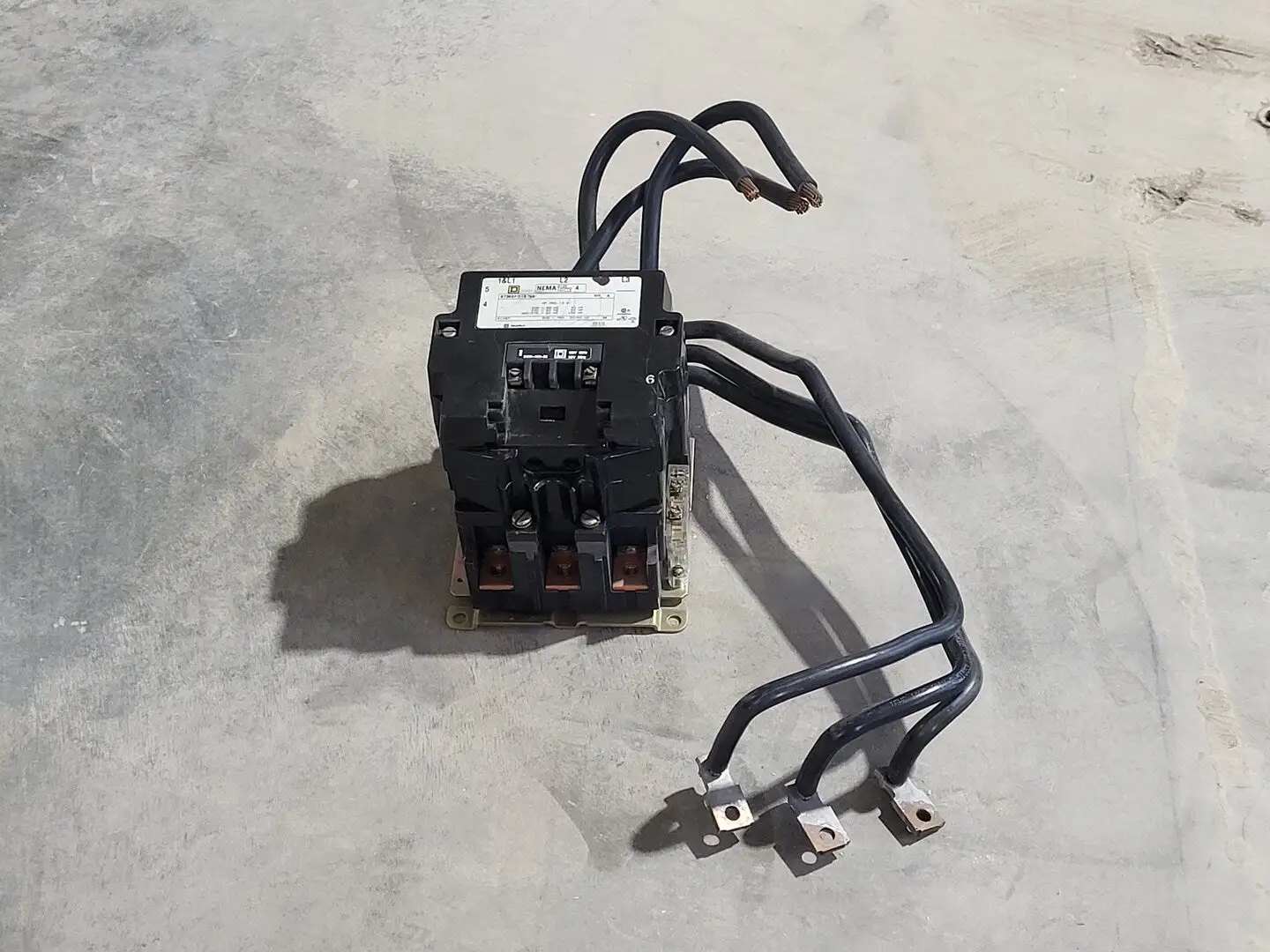 USED SQUARE D 8736SF01B76S