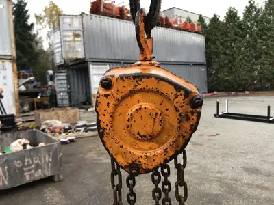 1/2 Ton Hand Chain Hoist 20 ft