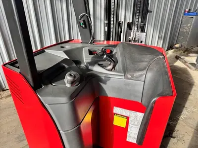 USED 2019 RAYMOND 425-C50TT