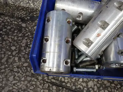 Clamps / Bolds