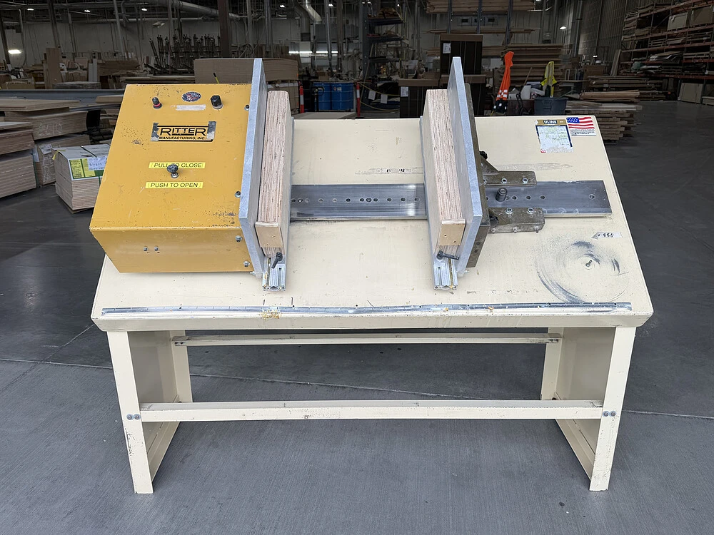 USED 2004 RITTER R875