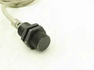Omron E2FM-QX5D1 Inductive Proximity Sensor 36" Cut Cable