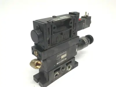 MK01EDA34AMNA / RMK00RKXLGS0A | Norgren MK01EDA34AMNA Pneumatic Solenoid w/ RMK00RKXLGS0A Regulator Valve - Used