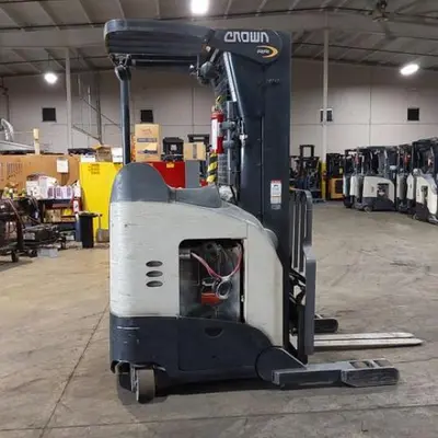 USED 2019 CROWN RR5725-45