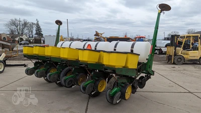 USED JOHN DEERE 7000