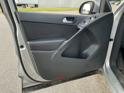 USED 2016 VOLKSWAGEN TIGUAN