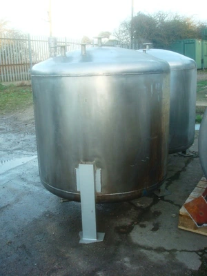 1000L S/S Vertical Enclosed Tank