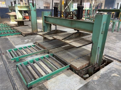 Used _UNKNOWN_ _UNKNOWN_ Laminating Presses British Columbia CA | Coast Machinery Group #913501