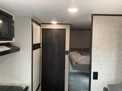 Used 2022 JAYCO JAY FLLIGHT Campers, Caravans, Motorhomes Michigan US | Miedema Asset Management Group #1321399