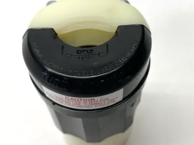 USED LEVITON LOCKING CONNECTOR 3-POLE 3-WIRE 20A 125/250V