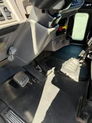 USED 2012 PETERBILT 386