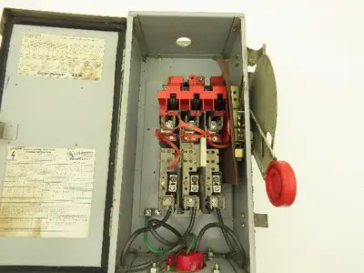 Cutler-Hammer Heavy Duty Safety Switch Enclosure 60A 600V 3Ph Nema 12