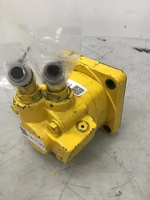 USED CHAR LYNN 111 1037 004