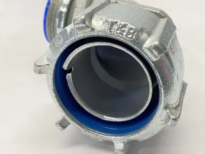 USED THOMAS & BETTS LIQUIDTIGHT CONDUIT FITTING 90 DEGREES 1-1/2"