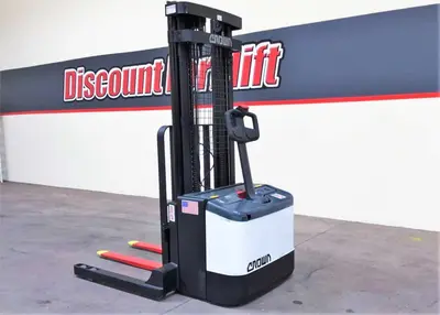 USED 2000 CROWN WS2300-40