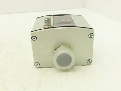 IFM SU8200 Ultrasonic Flow Meter Digital Display Sensor 100L/min 16 Bar 19-30VDC