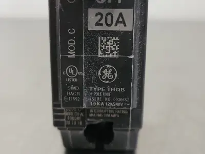 Used GENERAL ELECTRIC THQB120 Switchgears British Columbia CA | Lenmark #241433