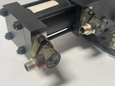QUINCY OUC-3395-00 PNEUMATIC GRIPPER CLAMP ASSEMBLY CYLINDER LOCK