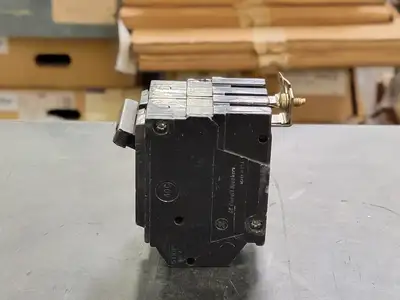 Used GENERAL ELECTRIC THQB230 Switchgears British Columbia CA | Lenmark #241574