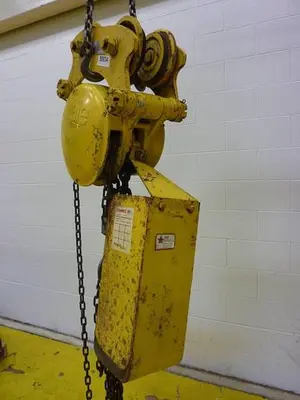 USED YALE HOISTS D-190402