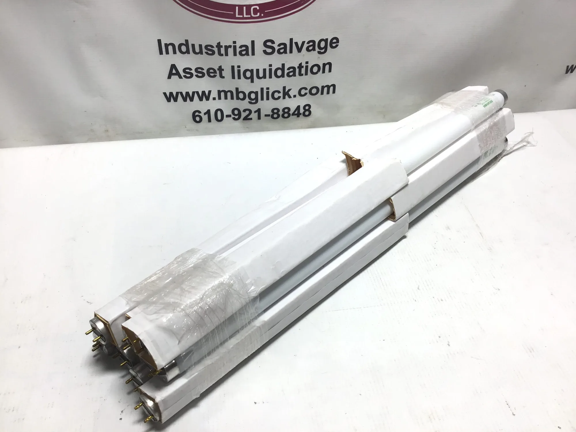 Sylvania F017/735/ECO 17W White Beam Light Bulbs (Lot of 8)