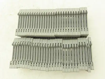 Eaton UT 2.5-4 Feed-Through Terminal Block Gray 4 Wire 150V 20A 2.5mm² Lot of 60