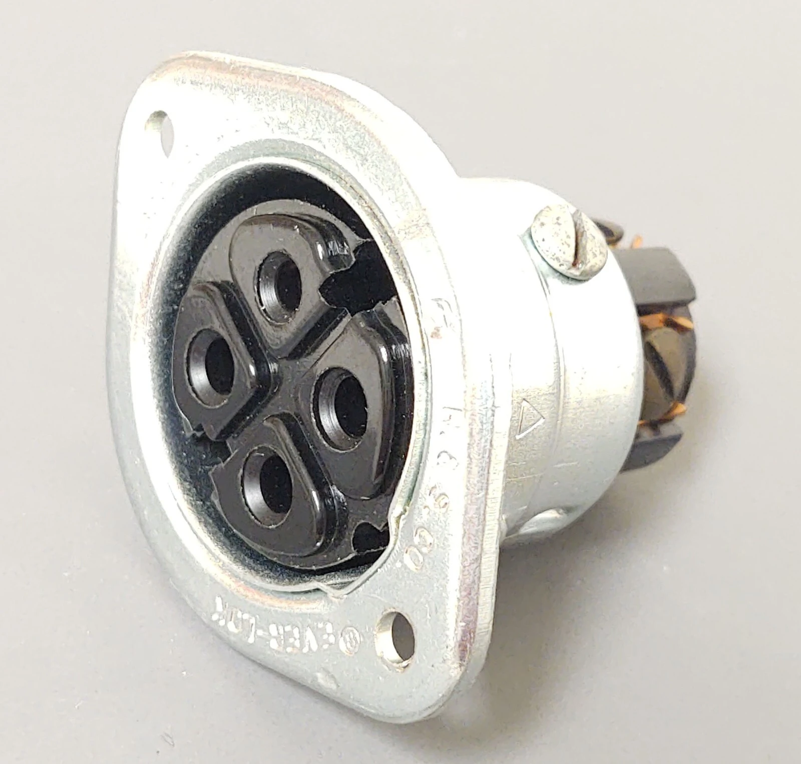 🔥 RUSELLSTOLL FEEDRAIL 8944, Receptacle Socket 4 Prong F13104C Plug Core Van