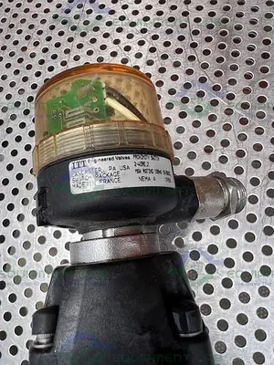USED 3 ITT ADVANTAGE 4 WAY STAINLESS STEEL DIAPHRAGM VALVES W/ VALVE POSITIONER