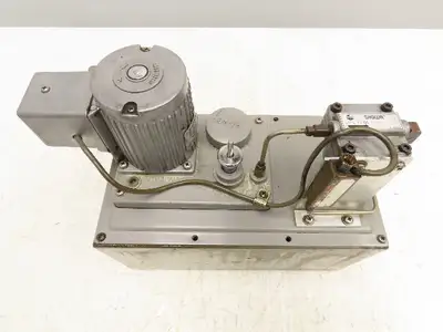 Showa YMAS-3 Automatic Oil Lubrication Piston Pump 6L Tank 110V Motor