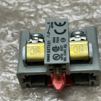 (11) IDEC BST001 Contact Blocks FAST SHIPPING! + Warranty