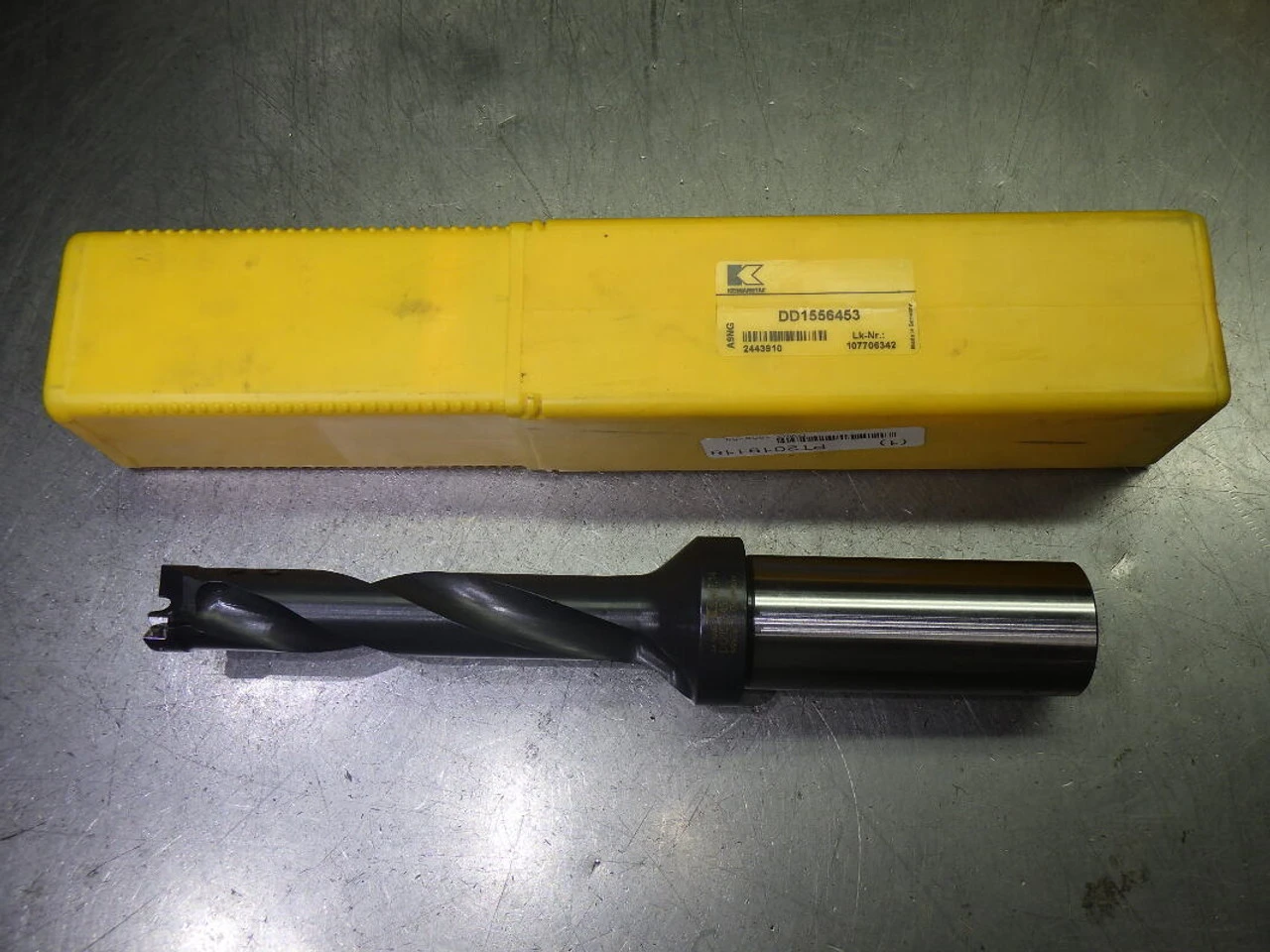 Kennametal 1.069" Coolant Thru Drill 1.5" Shank DD1556453 (LOC2408A)