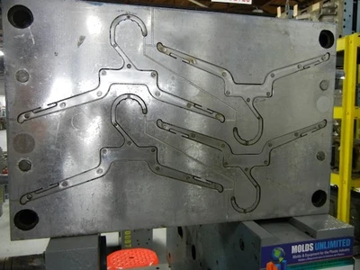 Hanger 12"