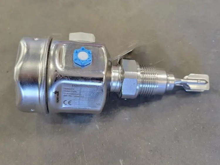 Used ENDRESS+HAUSER FIL50-AGW2AA4G6A Switchgears British Columbia CA | Lenmark #242318
