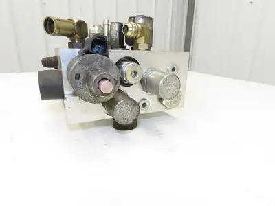 Hyster Hydraulic Manifold Block From E60Z-33 Forklift 8530551
