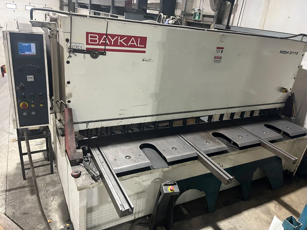 Pre-owned BAYKAL HYDRAULIC SWING BEAM SHEAR 10’ x ½” capacity