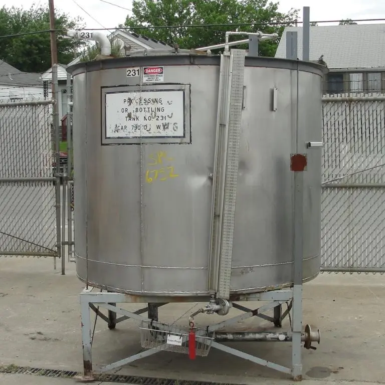 SPC9218  Tank 790 gallon vertical tank, Stainless Steel, slope