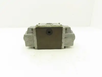Nachi SS-G03-C7Y-R-C2-J9322A Hydraulic Directional Control Solenoid Valve 200VAC