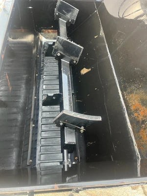 Mensch MFG Model 1100 Side Shooter Bucket | County Equipment Company LLC (10)