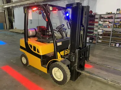 USED 2013 YALE GLP050VXNGSE084