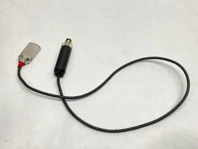 USED KEYENCE SELF-CONTAINED MINIATURE PHOTOELECTRIC SENSOR FLAT REFLECTIVE