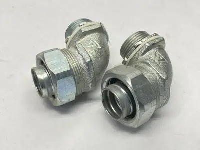 USED APPLETON LIQUIDTIGHT CONNECTOR 90 DEGREE 3/4" LOT OF 2