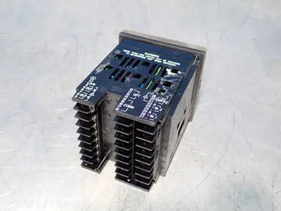 Used HONEYWELL DC2500EE1A00Z1000000000 Temperature Controls Ohio US | HGR 24 #1085107