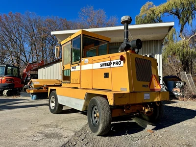 Used 2005 ROSCO SWEEP PRO Street Sweeper New York US | Abele Tractor #1343047