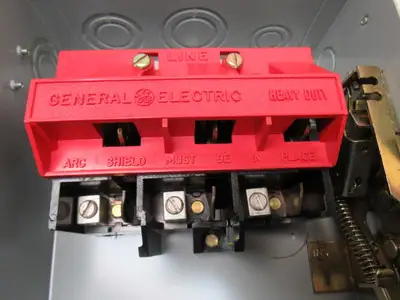 General Electric THN3361 Model 7 600V 30A  Non-Fusible Disconnect Safety Switch