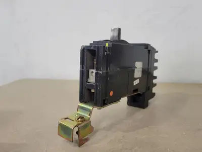 USED SQUARE D FH16015A
