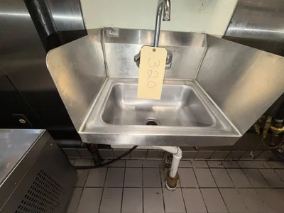 Used _UNKNOWN_ _UNKNOWN_ Sinks Georgia US | Auction Management Corporation #1548559