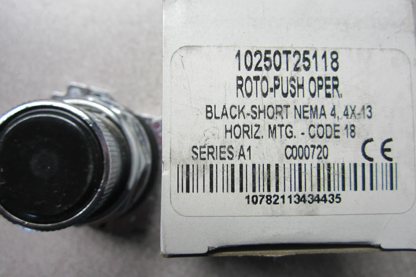 NEW CUTLER HAMMER 10250T25118 PUSHBUTTON