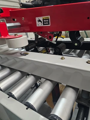 RS22 Semi automatic Random Adjustable Case Sealer, Side Belt Drive Rental