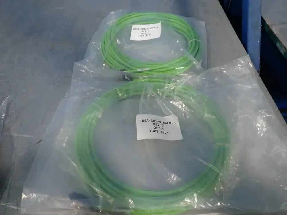 NEW OMRON R88ACR1A010CFRA